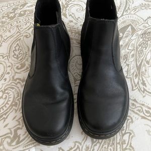 Dr. Martens unisex soft wair shoes